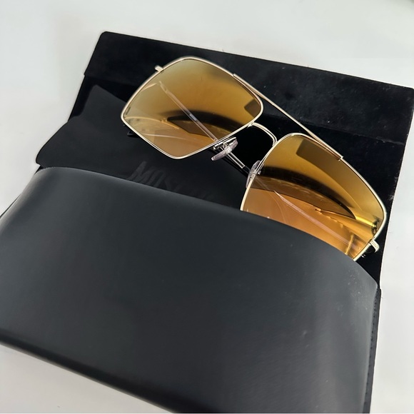 MOSCHINO Flat Brow Bar Gradient Sunglasses - Picture 5 of 8